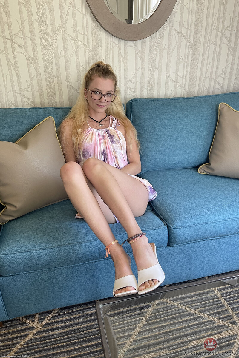 Нина, 22